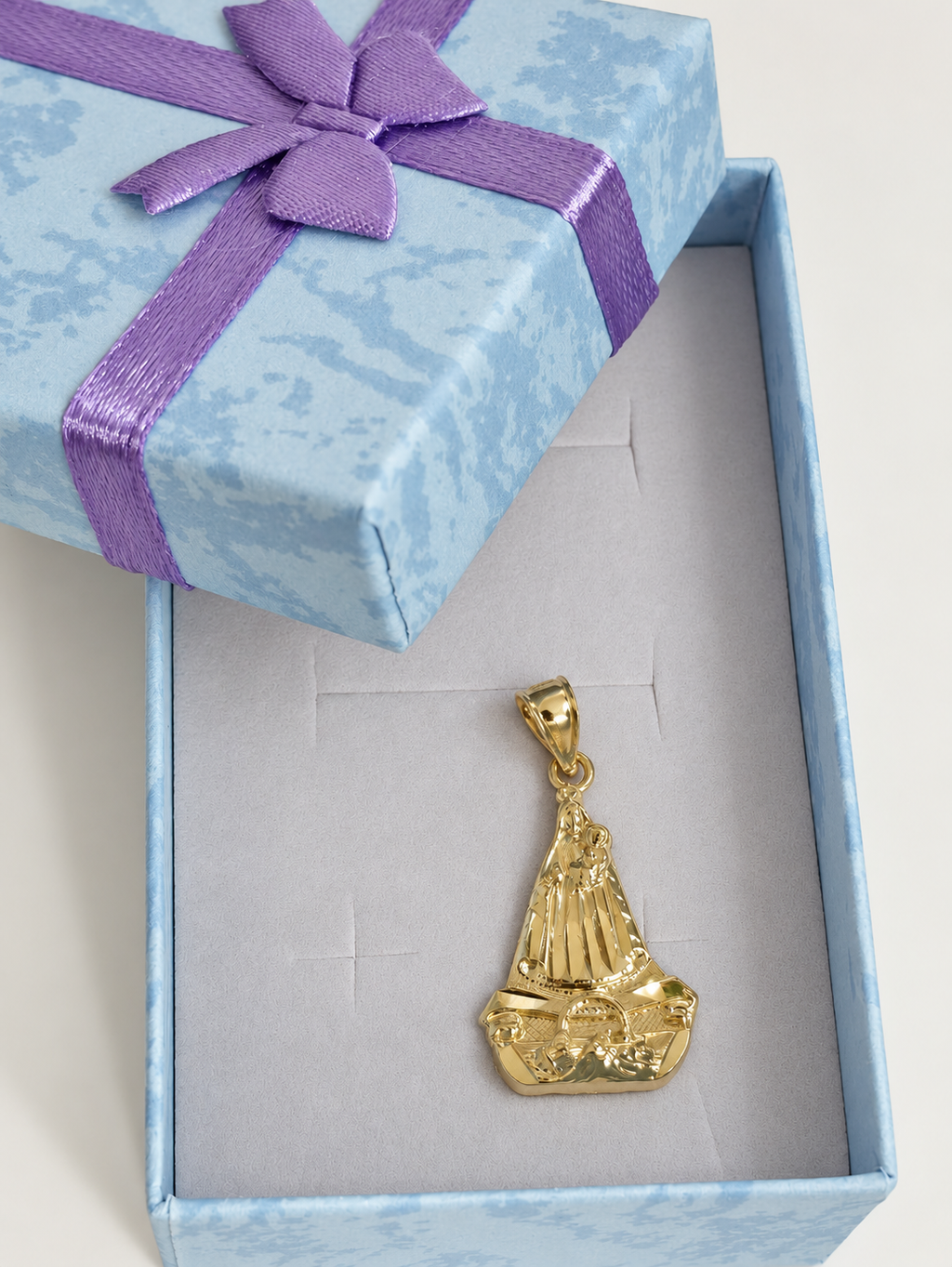 Virgen de la Caridad del Cobre en Oro 10K
