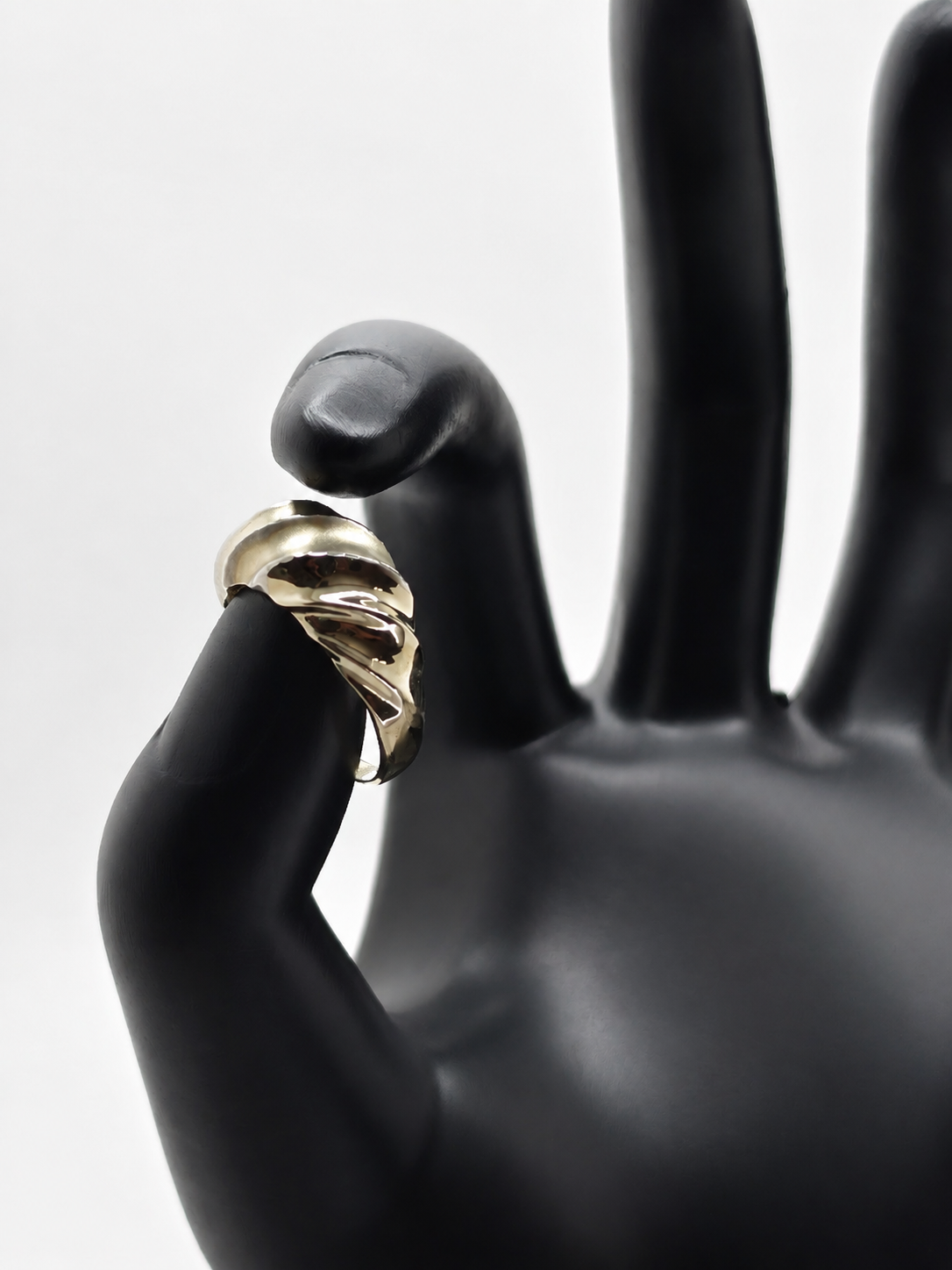 Anillo Ondas Doradas de Oro 10K