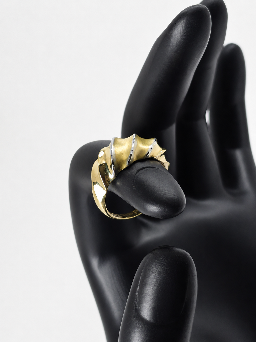Anillo Ondas Doradas de Oro 10K