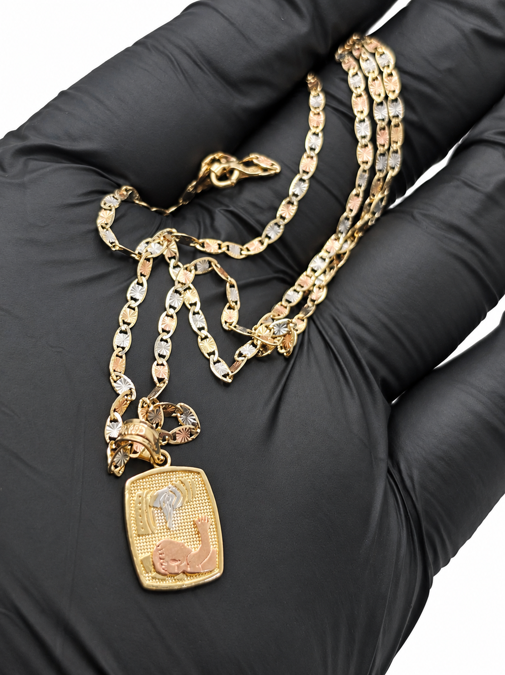 Bautizo con Cadena Valentino de Oro 10K