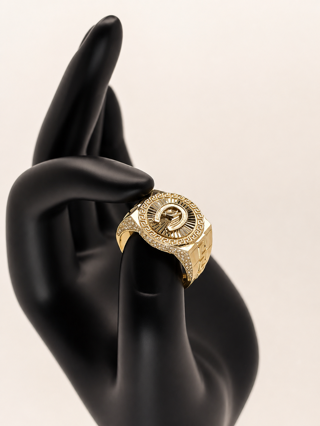 Anillo Corcel Dorado 10k