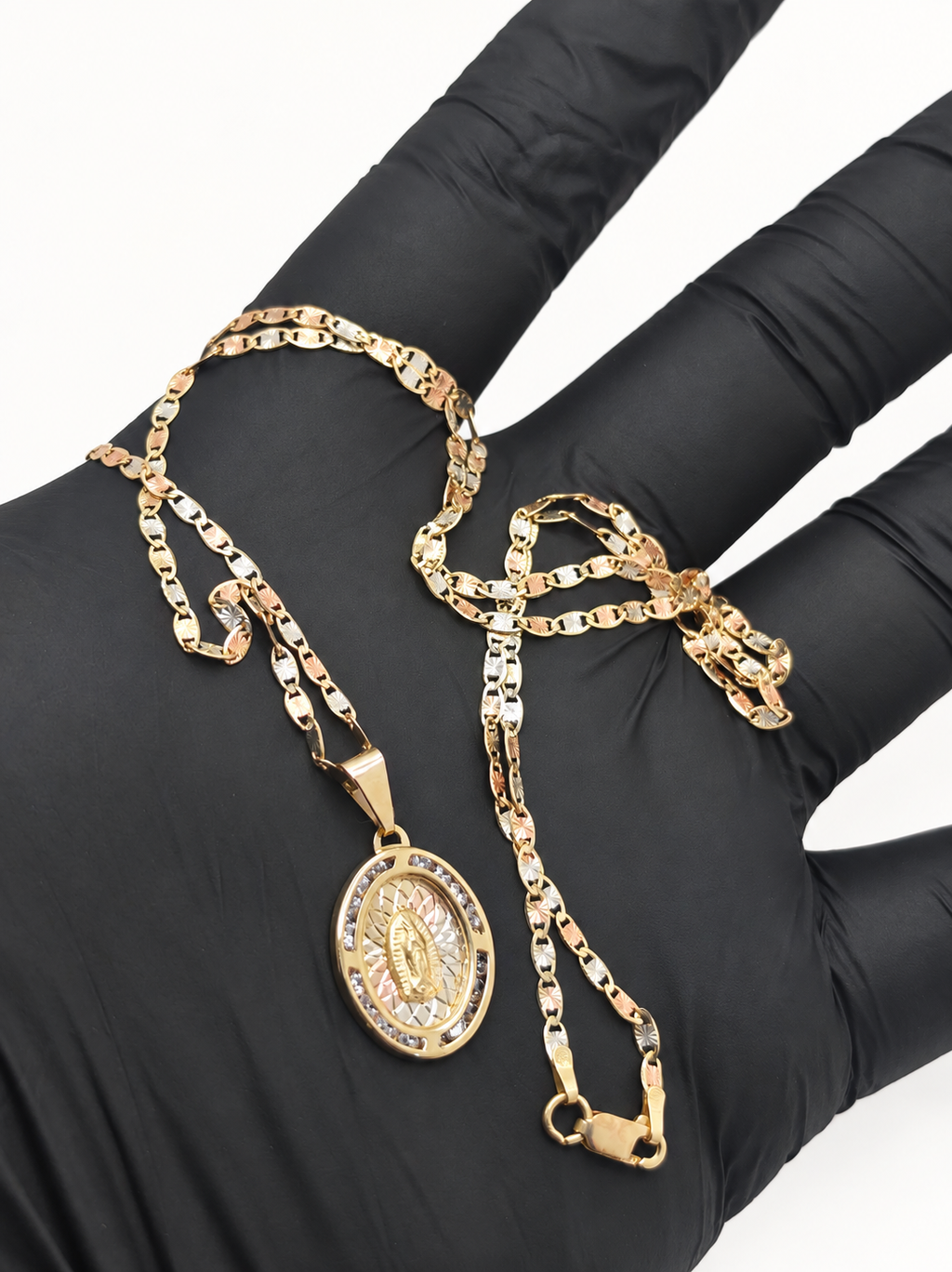 Virgen de Guadalupe con Cadena Valentino de Oro 10K