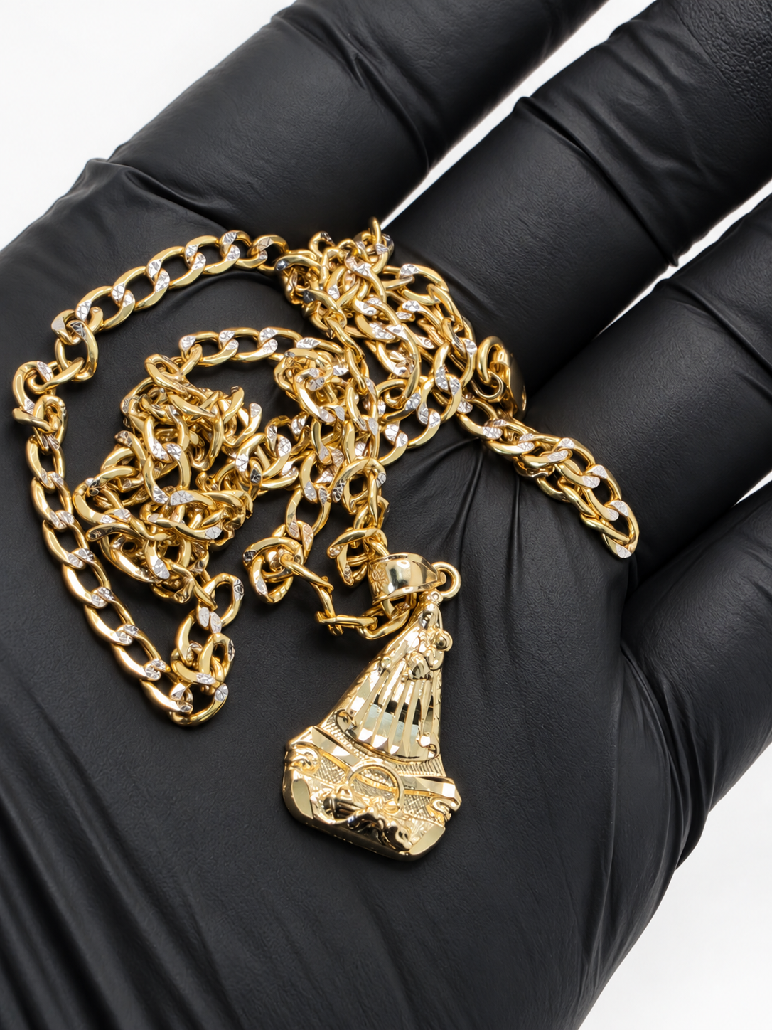 Virgen de la Caridad del Cobre con Cadena Cubana de Oro 10K